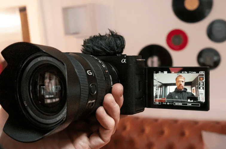 Vlogging camera